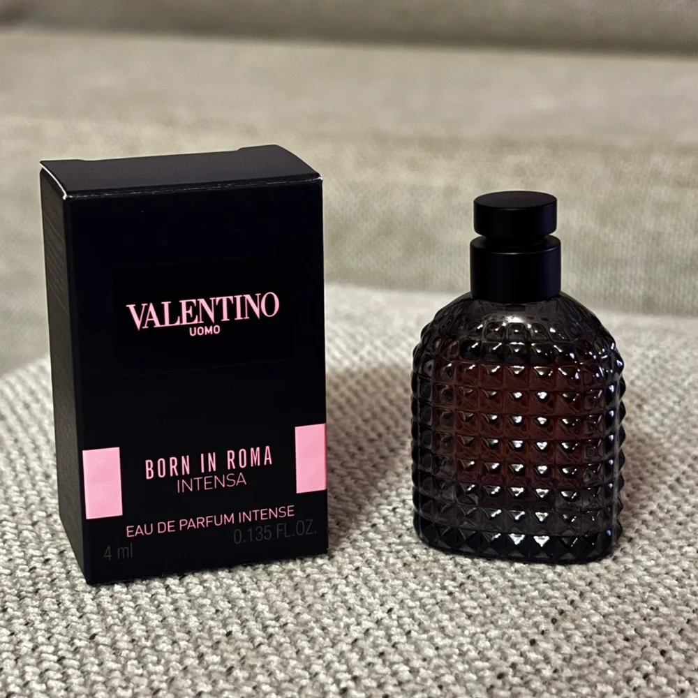 Valentino Uomo (men) Born in Roma Intensa EDP New Travel size